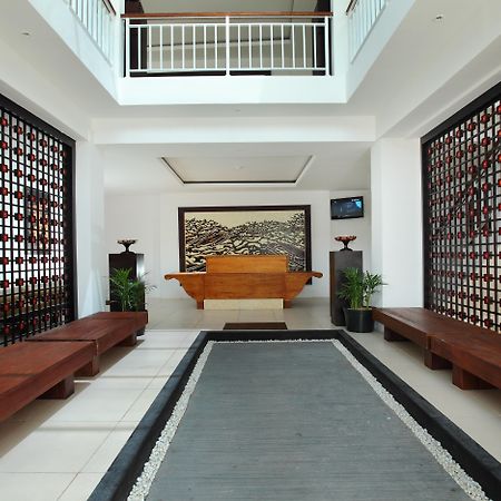 Ozz Hotel Kuta Bali Manage By Ozz Group Exterior foto