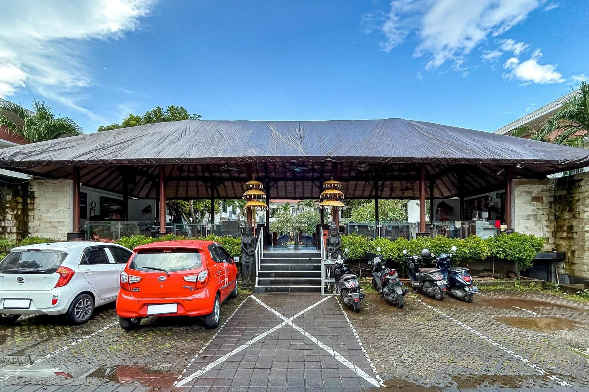 Ozz Hotel Kuta Bali Manage By Ozz Group Exterior foto